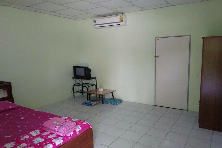 Room 13 of 29