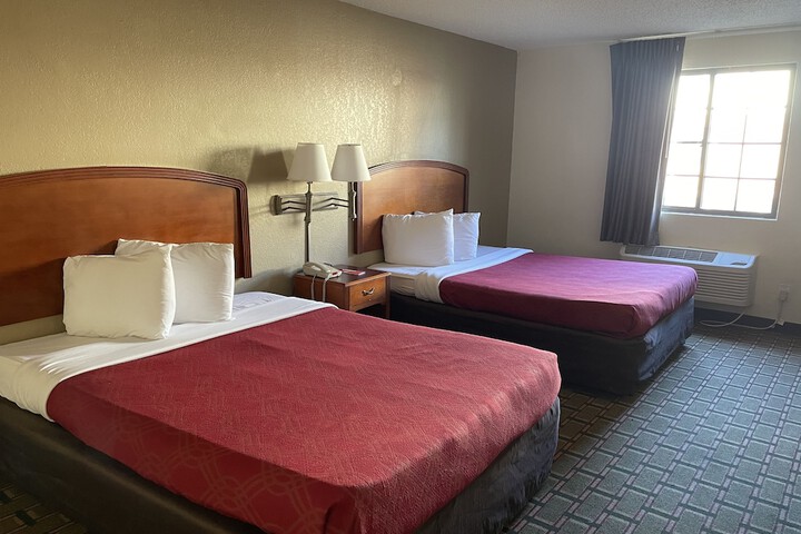 Queen Bed Accessible (9 of 9)