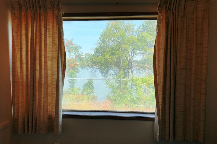 Room 17 of 32