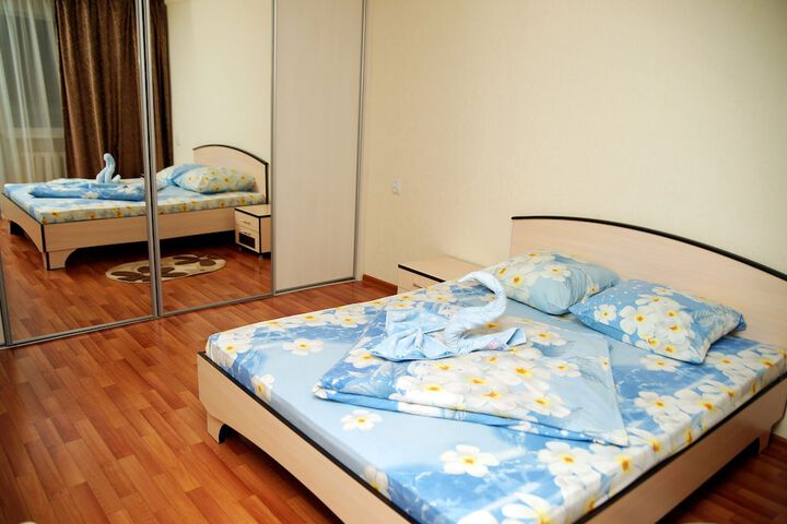 Room 2 of 65