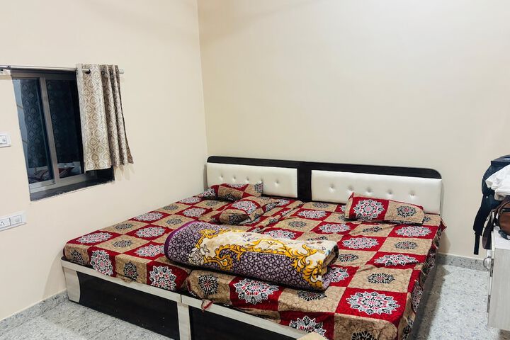 Room 2 of 12