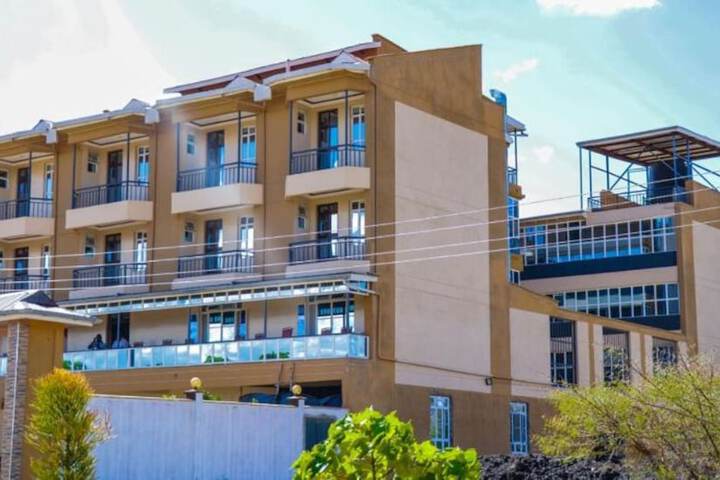 Skyward Mua Hotel