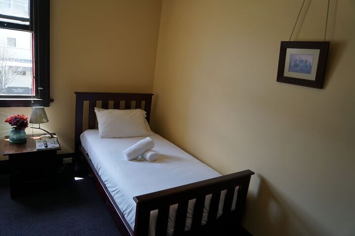 Room 17 of 39