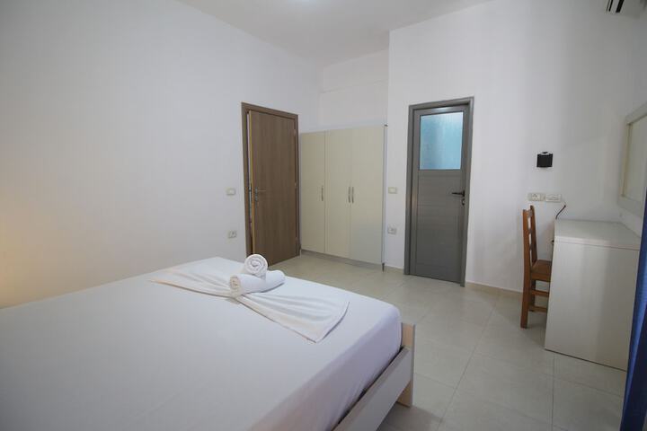 Room 67 of 111