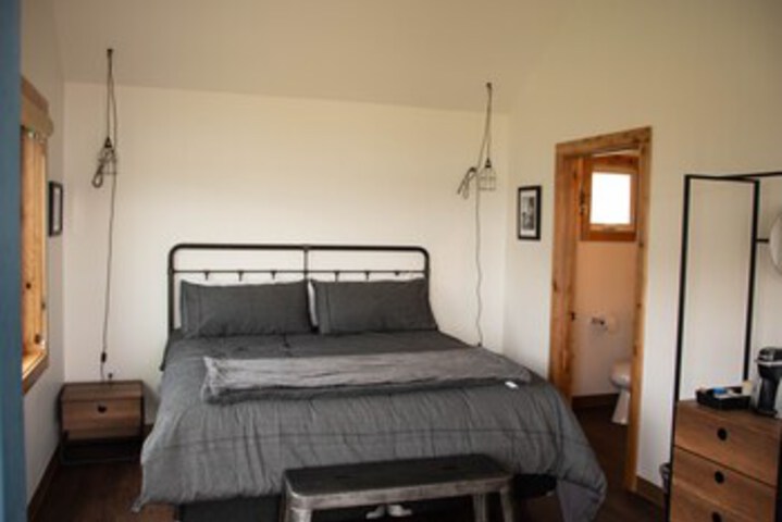 Room 13 of 66