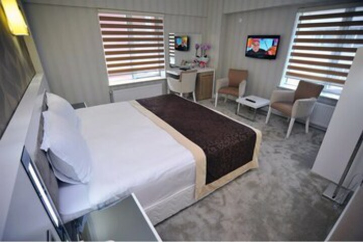 Room 14 of 24