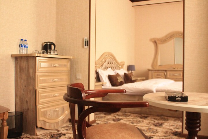 Room 8 of 61