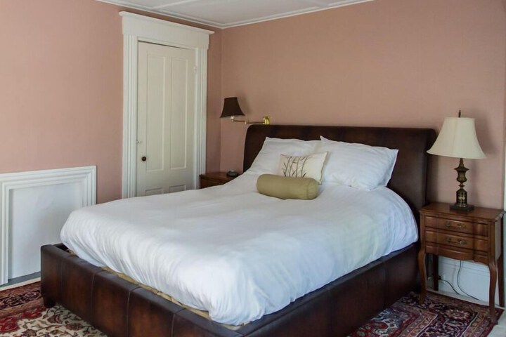 Room 3 of 12
