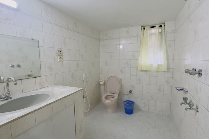 Room 16 of 17