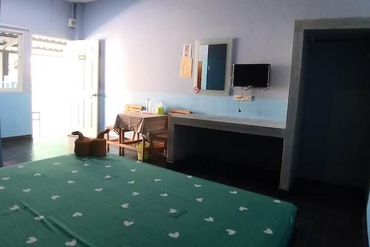 Room 12 of 31