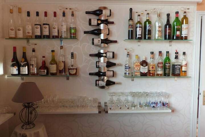 Lounge 42 of 71