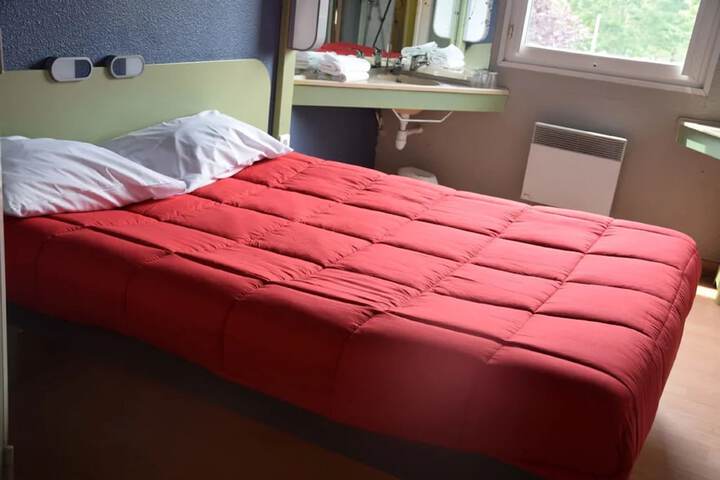 Room 8 of 14