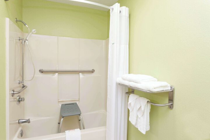 Room 21 of 27