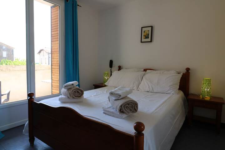 Room 9 of 35