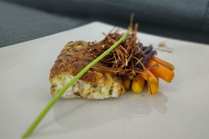 Dining 36 of 77