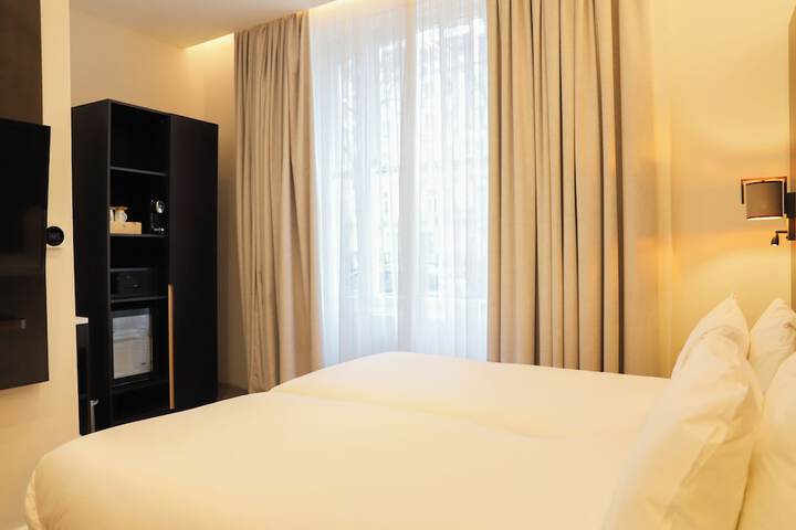 Room 42 of 68