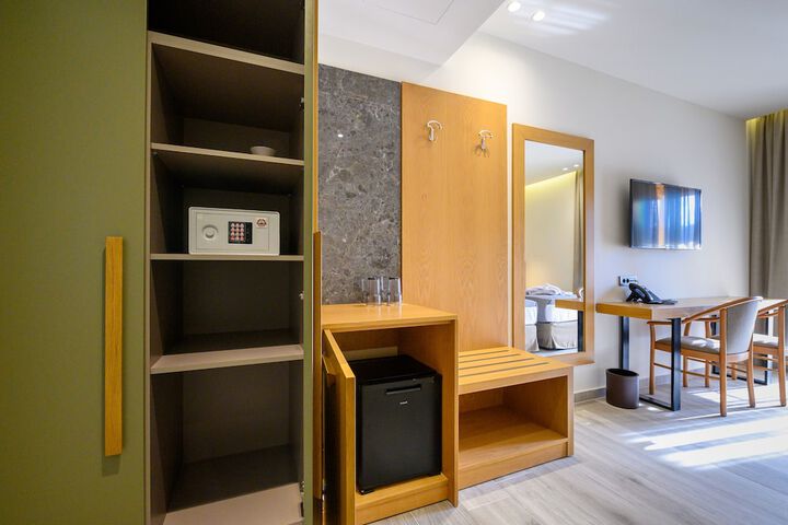 Room 17 of 45