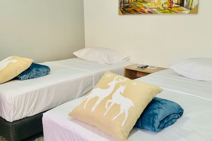 Room 4 of 18