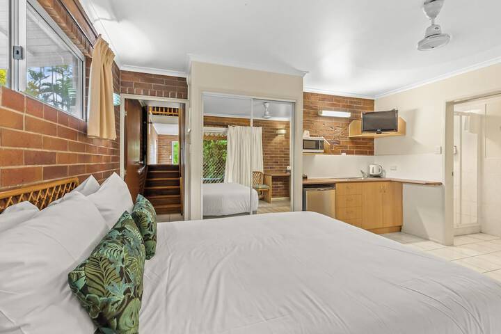 Room 8 of 95
