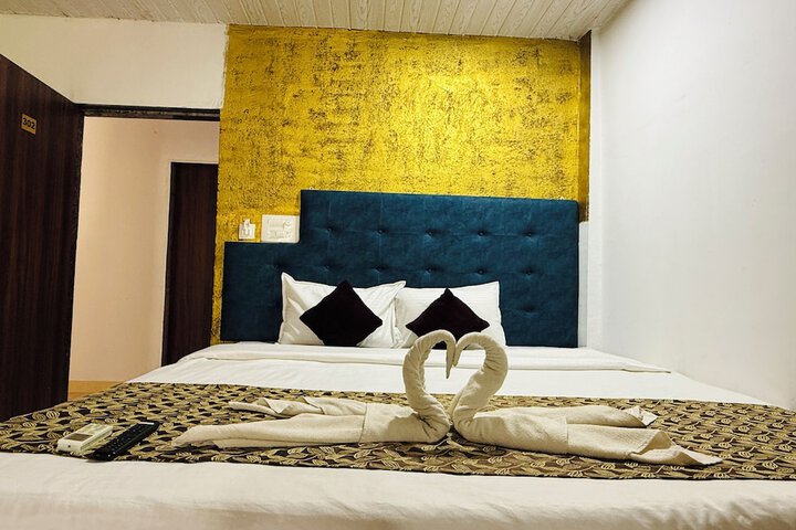 Room 4 of 43