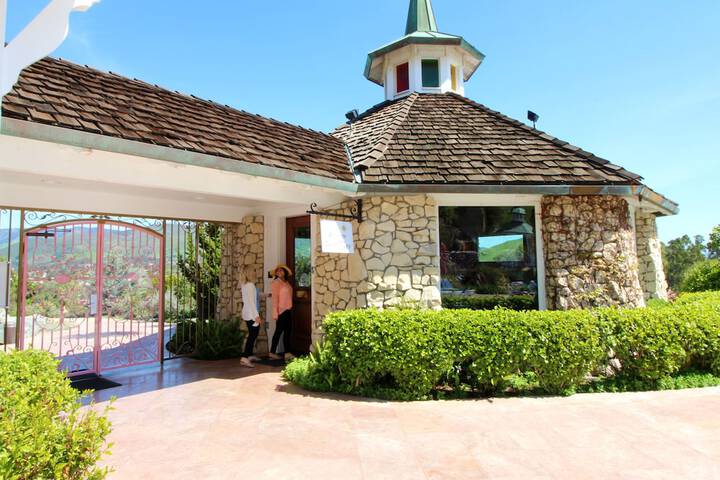 Poolside bar