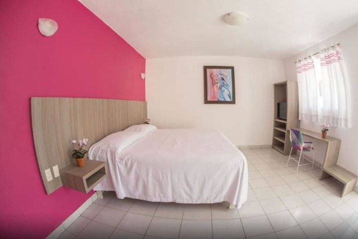 Room 6 of 27