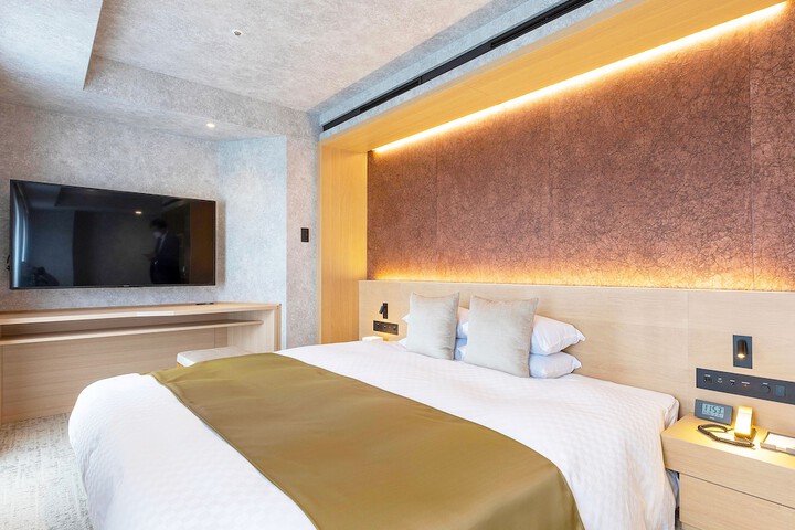 Room 15 of 204
