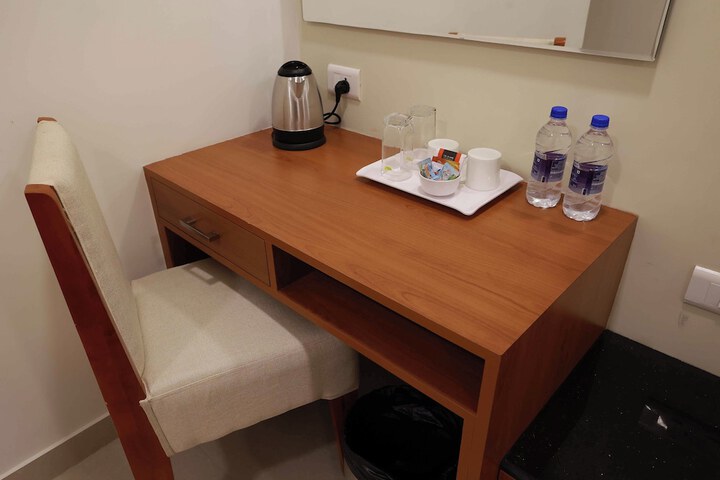 Room 52 of 79