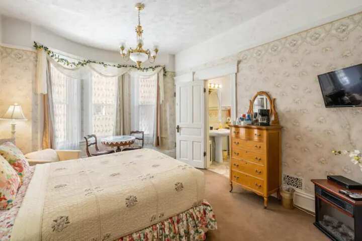 Room 16 of 44