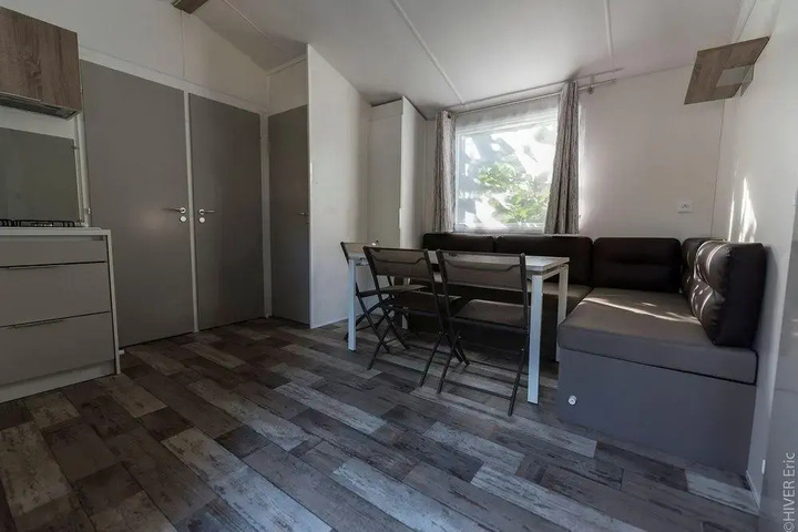 Room 3 of 10