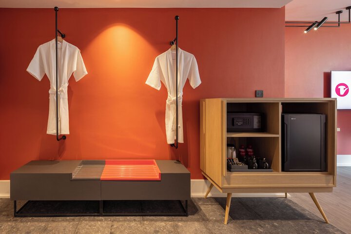 Room 12 of 72