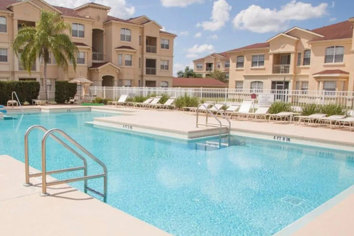 Pool 12 of 25