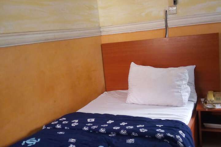 Room 28 of 52