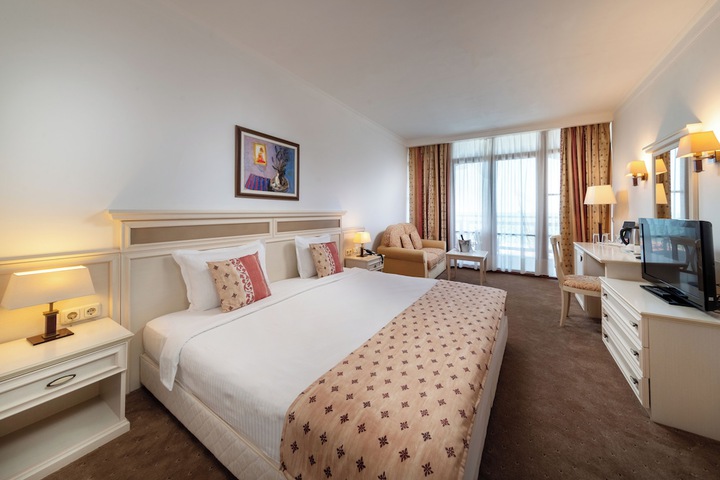 Room 22 of 173