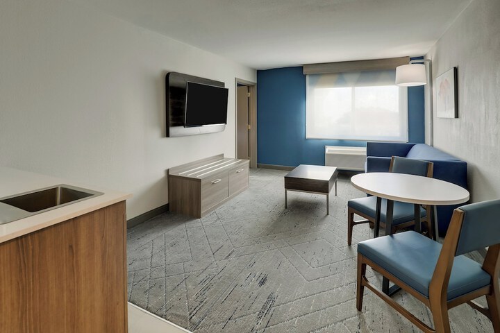 Room 13 of 52