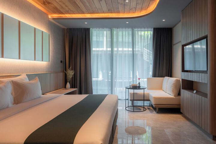 Room 9 of 35