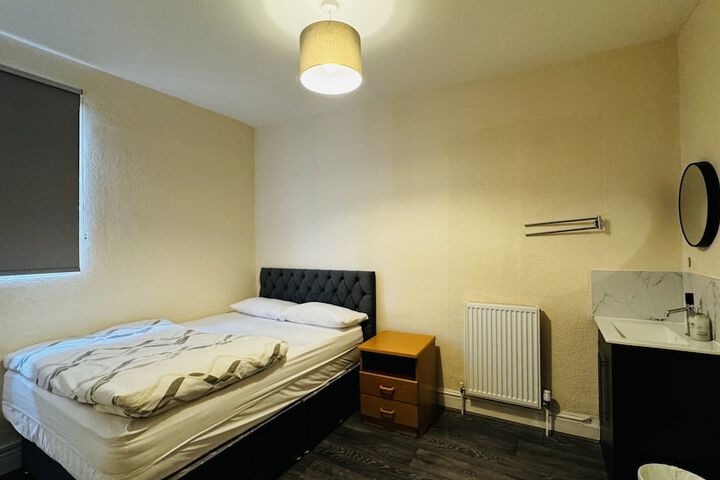 Room 15 of 31