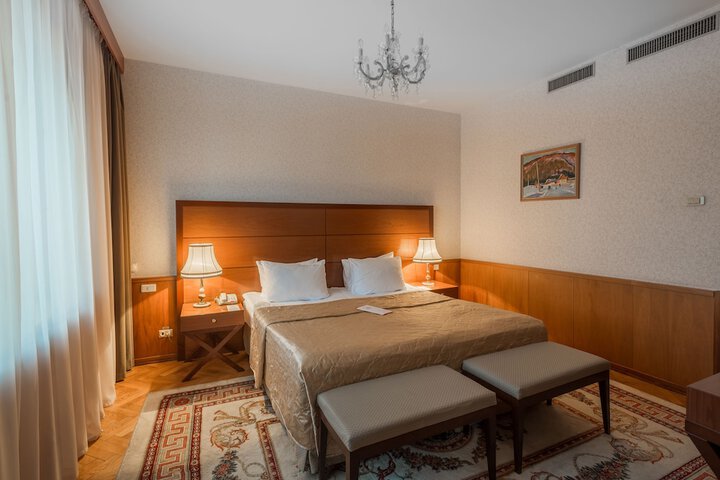 Room 19 of 113
