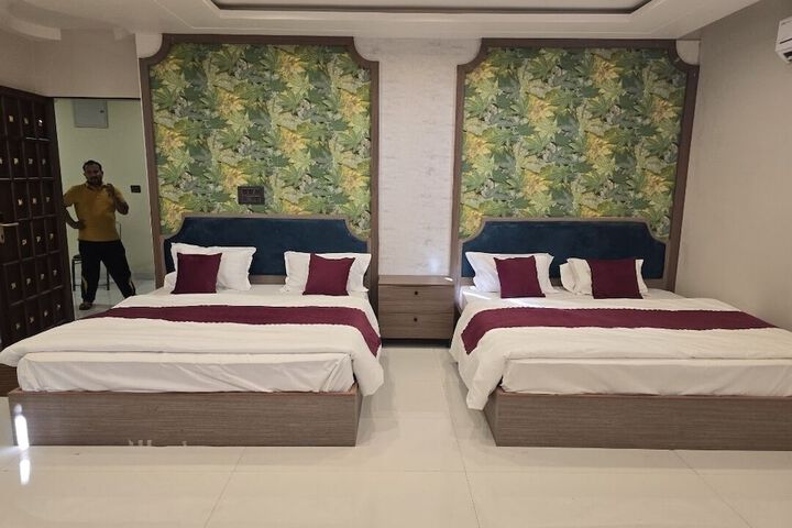 Room 2 of 9
