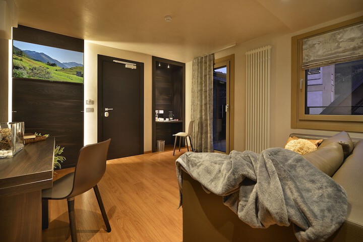 Room 101 of 211