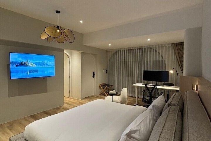Room 31 of 214