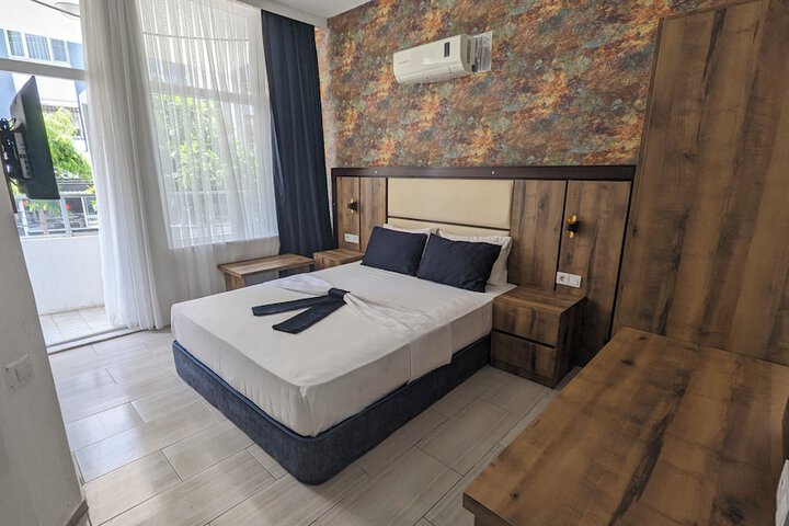 Room 5 of 20