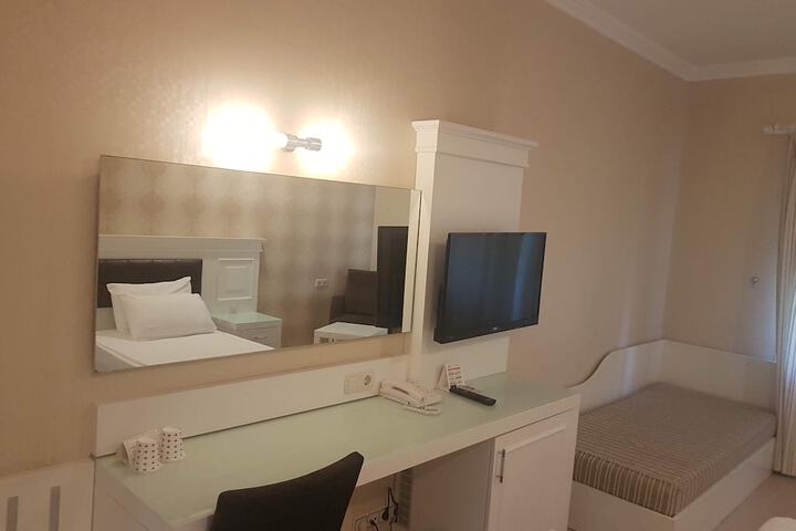 Room 16 of 113
