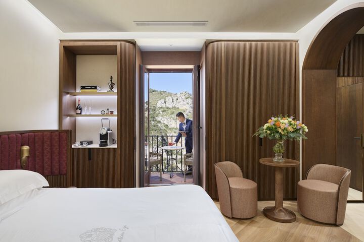 Room 40 of 103