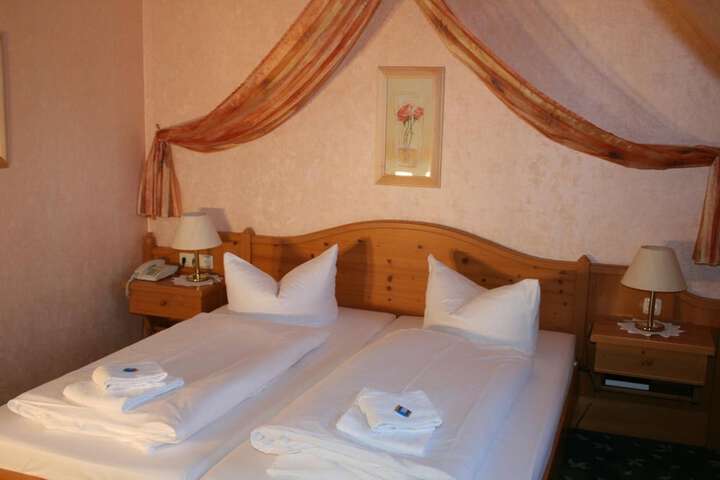 Room 7 of 39