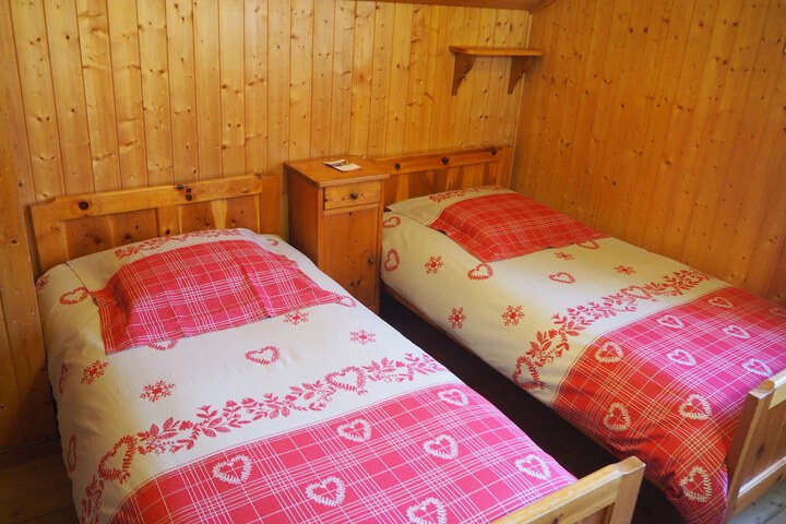 Room 4 of 51