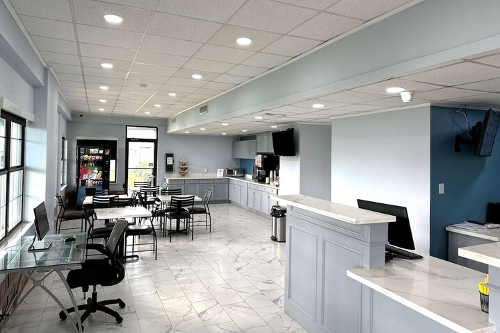 Business Center 11 of 12