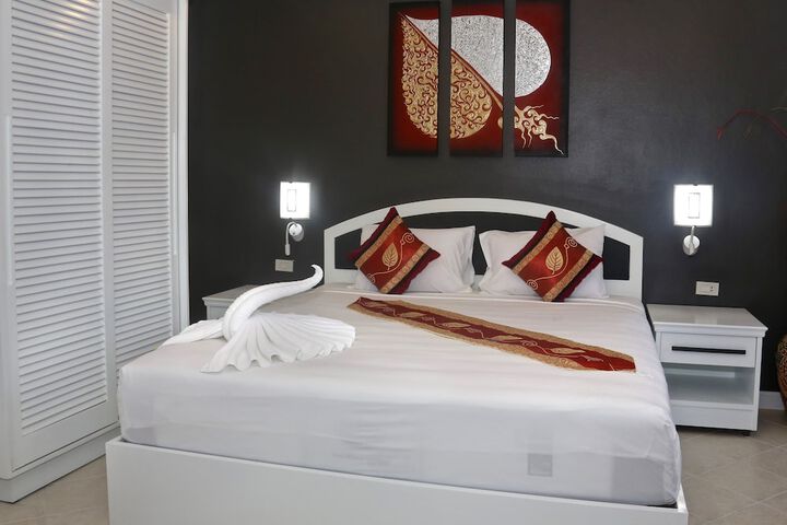 Room 4 of 164