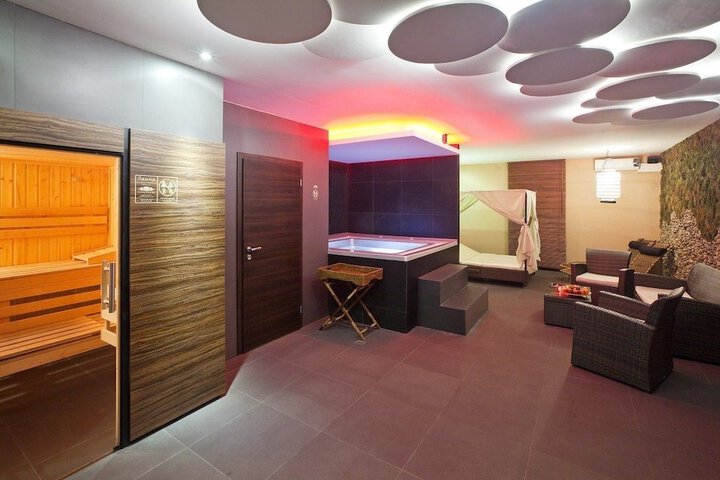 Spa 54 of 75