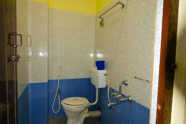 Room 44 of 82